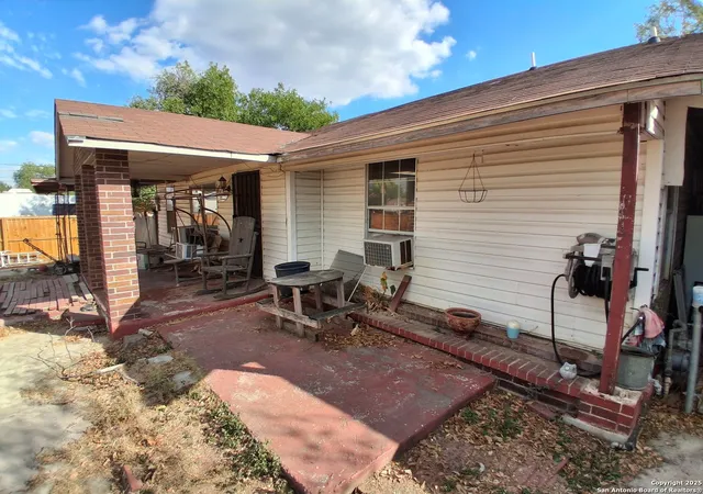 Photo 2 of Sale Pending at 1266 W Mally, San Antonio, TX 78224 | MLS# 1917138 | Listing updated on 2026-02-03