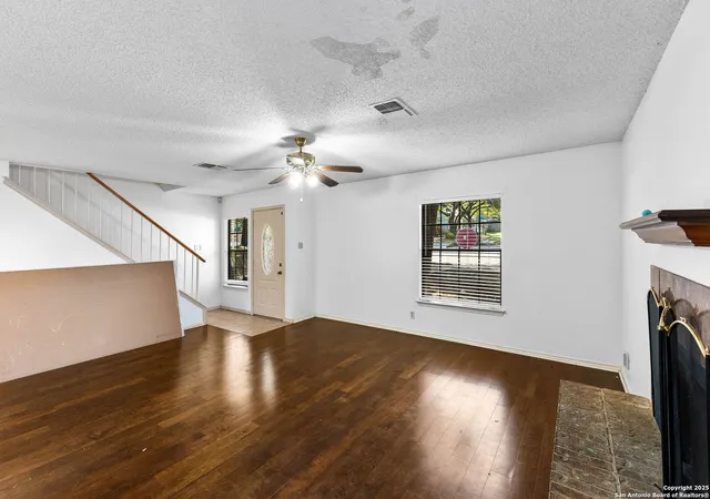 Photo 4 of Sale Pending at 2202 Knights Wood, San Antonio, TX 78231 | MLS# 1917146 | Listing updated on 2025-12-10
