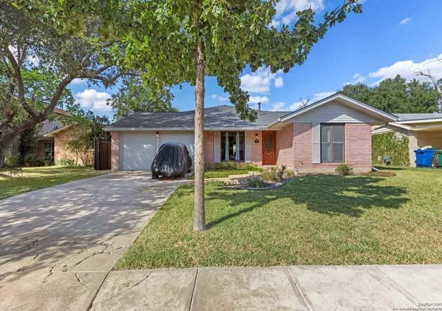 Photo 1 of Sale Pending at 347 Leff, San Antonio, TX 78221 | MLS# 1917147 | Listing updated on 2025-10-30