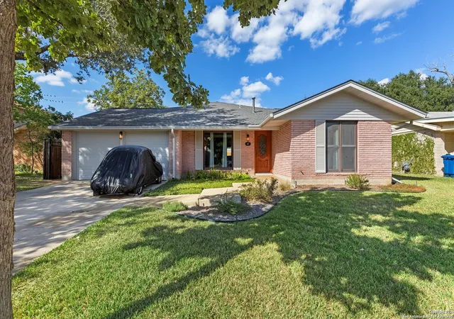 Photo 2 of Sale Pending at 347 Leff, San Antonio, TX 78221 | MLS# 1917147 | Listing updated on 2025-10-30