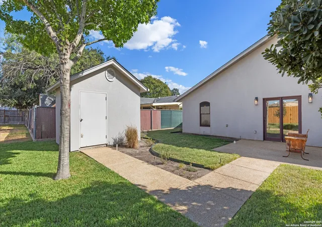 Photo 4 of Sale Pending at 347 Leff, San Antonio, TX 78221 | MLS# 1917147 | Listing updated on 2025-10-30