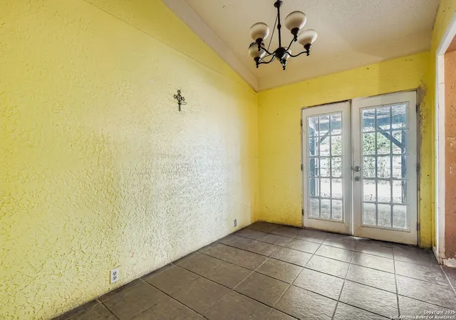 Photo 4 of Sale Pending at 1439 Caballero, San Antonio, TX 78224 | MLS# 1917191 | Listing updated on 2025-12-05