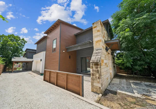 Photo 1 of Single family home for sale at 818 Martin Luther King, San Antonio, TX 78203 | MLS# 1917215 | Listing updated on 2025-12-05