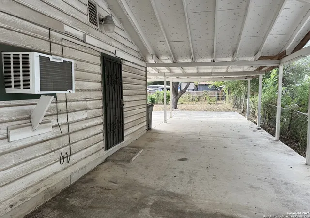Photo 3 of Sale Pending at 910 Menefee, San Antonio, TX 78237 | MLS# 1917257 | Listing updated on 2025-12-04