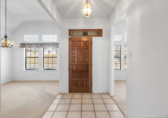 Photo 2 of Single family home for sale at 100 Braeburn Cir, Kerrville, TX 78028 | MLS# 1917319 | Listing updated on 2026-01-18