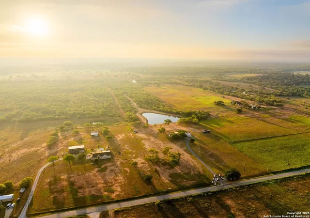 2nd image of 2586 Sandy Elm Rd, La Vernia, TX 78121 | MLS# 1917357