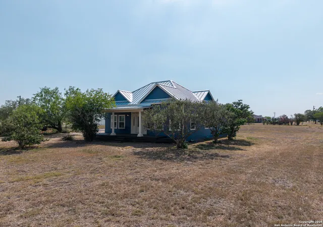 2nd image of 377 County Road 444, Hondo, TX 78861 | MLS# 1917361