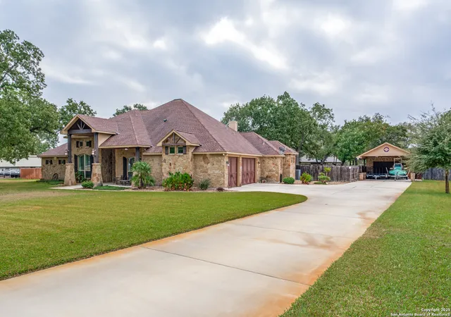 1st image of 109 Bobcat Bend, La Vernia, TX 78121 | MLS# 1917363