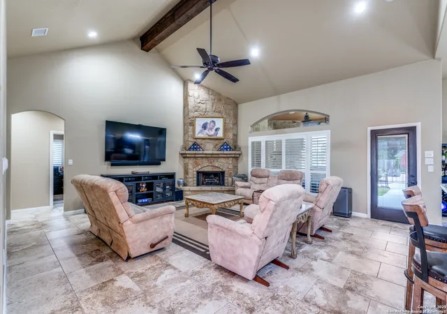 Photo 4 of Sale Pending at 109 Bobcat Bnd, La Vernia, TX 78121 | MLS# 1917363 | Listing updated on 2026-03-25