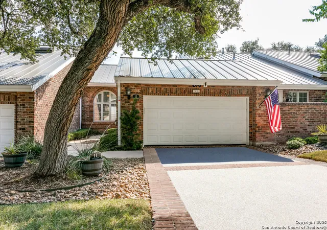 Photo 2 of Sale Pending at 11 Villa Jardin, San Antonio, TX 78230 | MLS# 1917469 | Listing updated on 2025-11-05