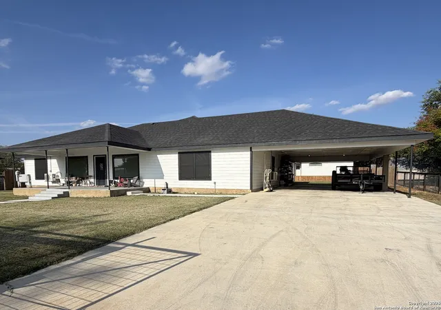 2nd image of 1116 S 2nd, Floresville, TX 78114 | MLS# 1917517