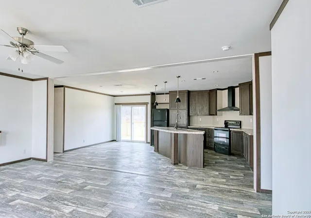 Photo 4 of Manufactured home for sale at 8774 N Us Hwy 281, Pleasanton, TX 78064 | MLS# 1917519 | Listing updated on 2026-02-06