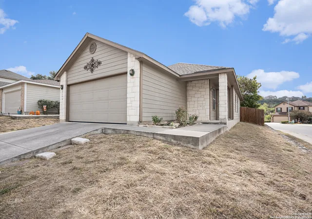 Photo 3 of Sale Pending at 3402 Ashleaf, San Antonio, TX 78261 | MLS# 1917556 | Listing updated on 2026-02-20