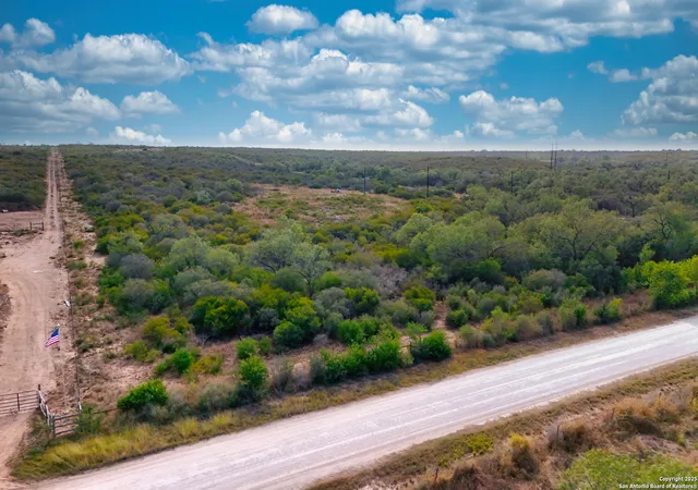 11th image of 291 County Road 1670, Moore, TX 78057 | MLS# 1917606