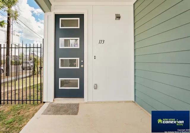 Photo 3 of Single family home for sale at 310 W Evergreen St #111, San Antonio, TX 78212 | MLS# 1917619 | Listing updated on 2025-11-29