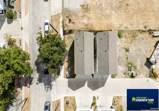 Photo 3 of Single family home for sale at 310 W Evergreen St #111, San Antonio, TX 78212 | MLS# 1917619 | Listing updated on 2025-11-29