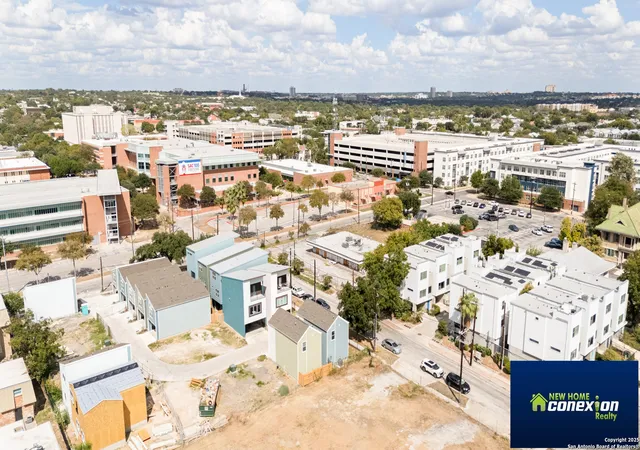 Photo 4 of Single family home for sale at 310 W Evergreen St #111, San Antonio, TX 78212 | MLS# 1917619 | Listing updated on 2025-11-29