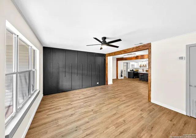 Photo 4 of Sale Pending at 311 Burwood Ln, San Antonio, TX 78213 | MLS# 1917640 | Listing updated on 2025-11-25