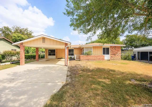 Photo 3 of Single family home for sale at 706 Timilo, San Antonio, TX 78219 | MLS# 1917671 | Listing updated on 2026-04-04