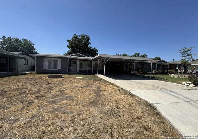 Photo 4 of Sale Pending at 118 W Greenway, San Antonio, TX 78226 | MLS# 1917721 | Listing updated on 2025-10-23