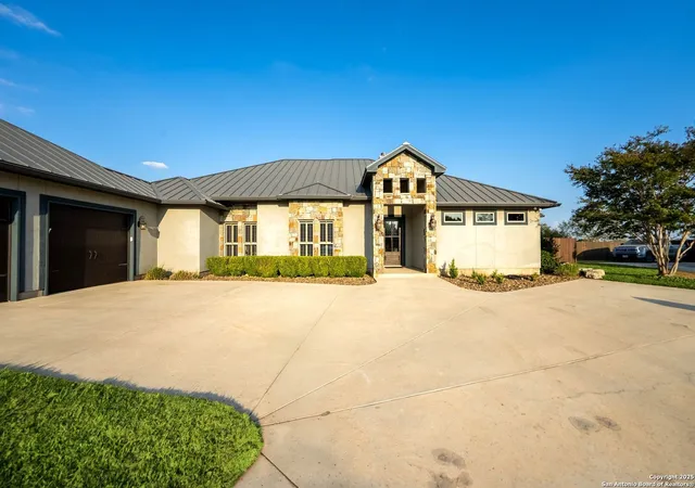 2nd image of 105 Alexandria, La Vernia, TX 78121 | MLS# 1917724