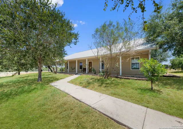 image of 1227 Cr 104, Floresville, TX 78114 | MLS# 1917783