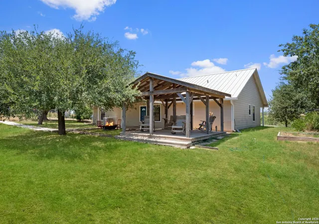 image of 1227 Cr 104, Floresville, TX 78114 | MLS# 1917783