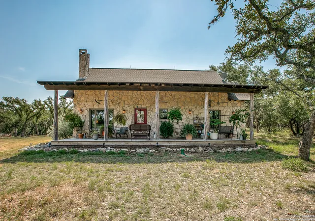 Photo 3 of Sale Pending at 22840 Scenic Loop, San Antonio, TX 78255 | MLS# 1917793 | Listing updated on 2026-01-04