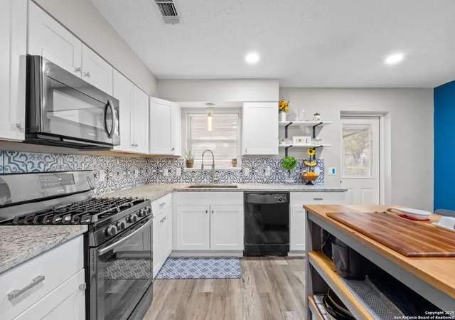 3rd image of 7306 Westshire Dr, San Antonio, TX 78227 | MLS# 1917806