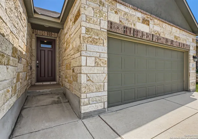 Photo 2 of Single family home for sale at 4725 Club Face, San Antonio, TX 78261 | MLS# 1917847 | Listing updated on 2025-11-03