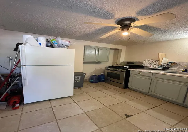 Homes for sale in San Antonio, TX | 946 W Lynwood, San Antonio, TX 78201 | MLS# 1917869
