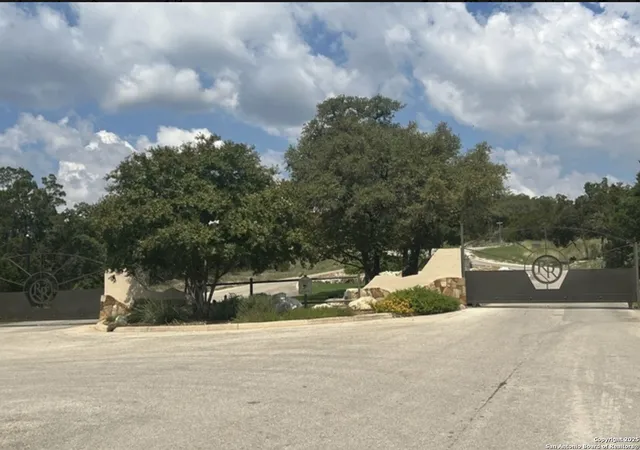 Photo 4 of Land for sale at 8222 Storm Circle, San Antonio, TX 78266 | MLS# 1917873 | Listing updated on 2025-11-04
