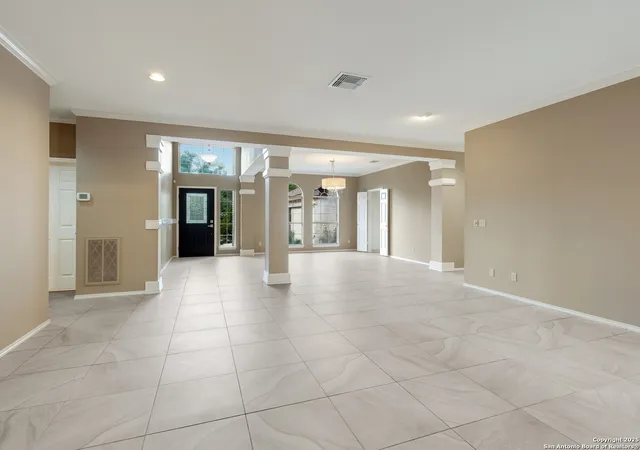 Photo 4 of Single family home for sale at 522 Chardonnet Dr, San Antonio, TX 78232 | MLS# 1917882 | Listing updated on 2025-12-27