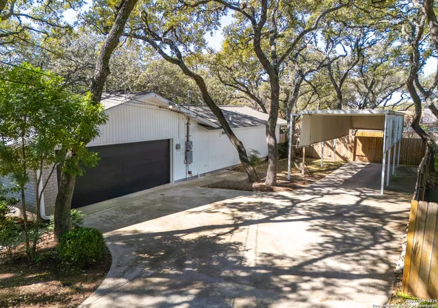 Photo 4 of Sale Pending at 139 Canyon Crk, San Antonio, TX 78232 | MLS# 1917891 | Listing updated on 2026-03-19