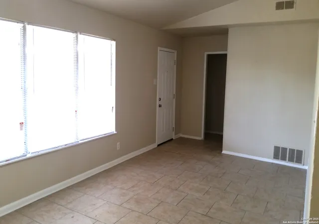 Photo 4 of Single family home for sale at 378 Covina, San Antonio, TX 78218 | MLS# 1917928 | Listing updated on 2026-01-19