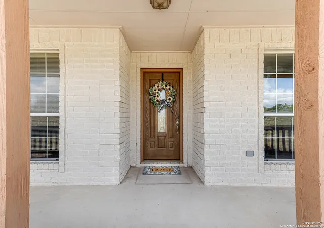 3rd image of 206 Tipperary Lane, Floresville, TX 78114 | MLS# 1918003