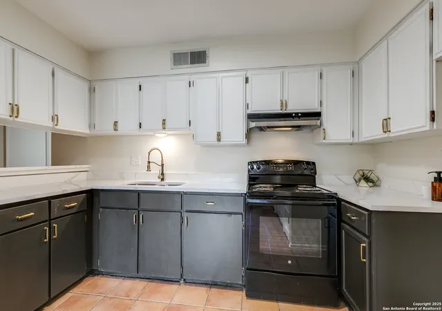 Photo 3 of Single family home for sale at 6123 Farragut Dr, San Antonio, TX 78238 | MLS# 1918036 | Listing updated on 2025-12-24