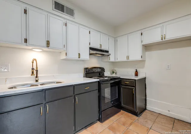 Photo 3 of Single family home for sale at 6123 Farragut Dr, San Antonio, TX 78238 | MLS# 1918036 | Listing updated on 2025-12-24