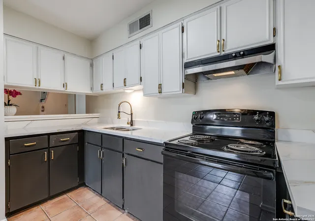 Photo 4 of Single family home for sale at 6123 Farragut Dr, San Antonio, TX 78238 | MLS# 1918036 | Listing updated on 2025-12-24