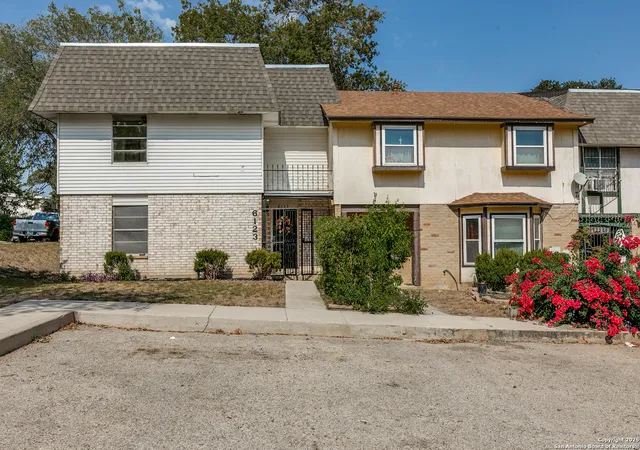 Photo 1 of Single family home for sale at 6123 Farragut Dr, San Antonio, TX 78238 | MLS# 1918036 | Listing updated on 2025-12-24