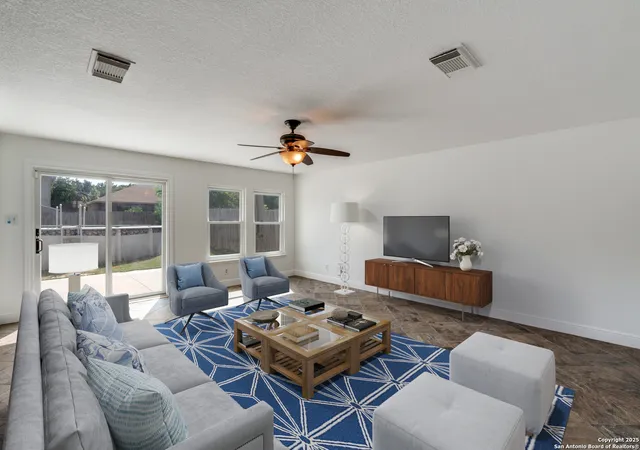Photo 4 of Sale Pending at 6230 Higbee, San Antonio, TX 78247 | MLS# 1918045 | Listing updated on 2025-11-09