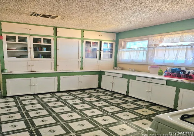 3rd image of 111 Barrett Ave, San Antonio, TX 78214 | MLS# 1918088