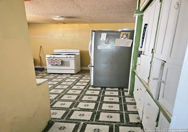 4th image of 111 Barrett Ave, San Antonio, TX 78214 | MLS# 1918088