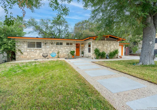 Photo 2 of Sale Pending at 522 Indigo, San Antonio, TX 78216 | MLS# 1918090 | Listing updated on 2026-01-23