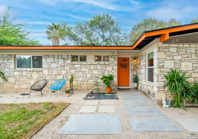Photo 3 of Sale Pending at 522 Indigo, San Antonio, TX 78216 | MLS# 1918090 | Listing updated on 2026-01-23