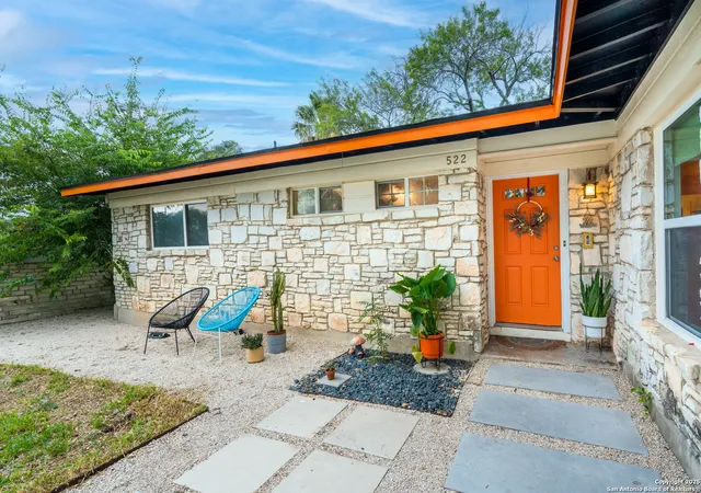 Photo 4 of Sale Pending at 522 Indigo, San Antonio, TX 78216 | MLS# 1918090 | Listing updated on 2026-01-23