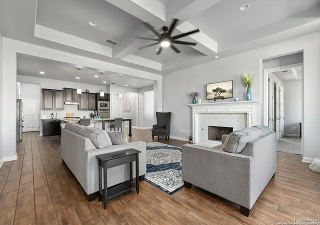 Photo 3 of Sale Pending at 847 Maroon St, New Braunfels, TX 78130 | MLS# 1918094 | Listing updated on 2025-11-17