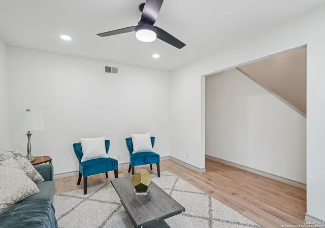 Photo 4 of Sale Pending at 10511 Merritime Ct, San Antonio, TX 78217 | MLS# 1918097 | Listing updated on 2025-11-11