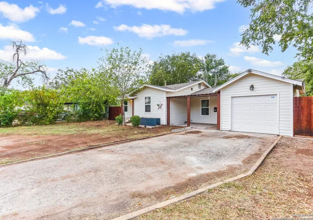 Photo 3 of Single family home for sale at 4442 Lord, San Antonio, TX 78220 | MLS# 1918152 | Listing updated on 2026-04-05