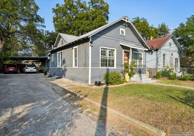 Photo 3 of Single family home for sale at 1027 Poplar, San Antonio, TX 78212 | MLS# 1918191 | Listing updated on 2025-11-04